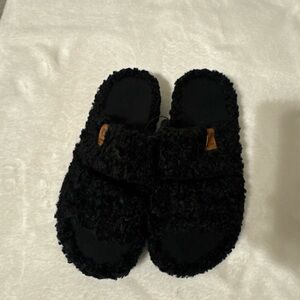 Cozy Black Fuzzy Slippers